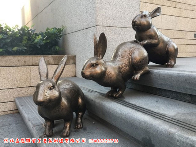 街头雕塑－兔子