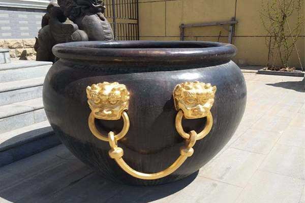 铜缸雕塑